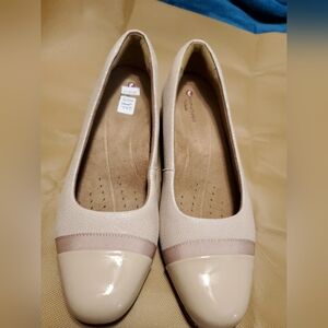 Beautiful Clark's Patent Leather Flats